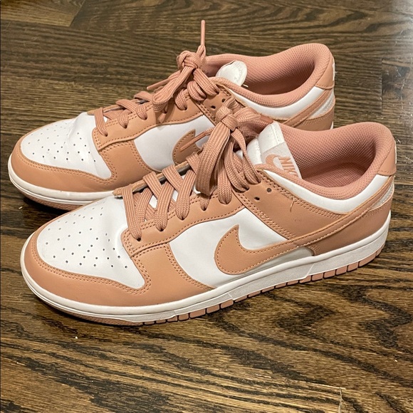 Women's Nike Dunk Low - Picture 1 of 6